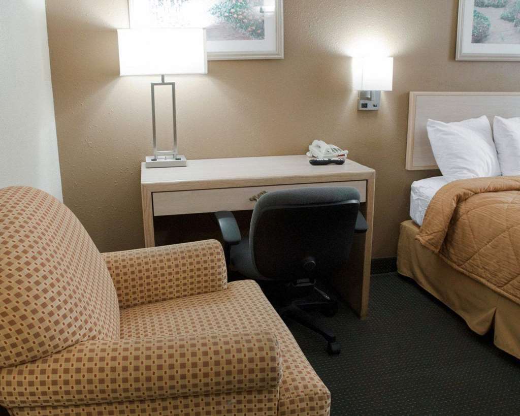 Quality Inn Near Six Flags St. Louis Pacific Phòng bức ảnh